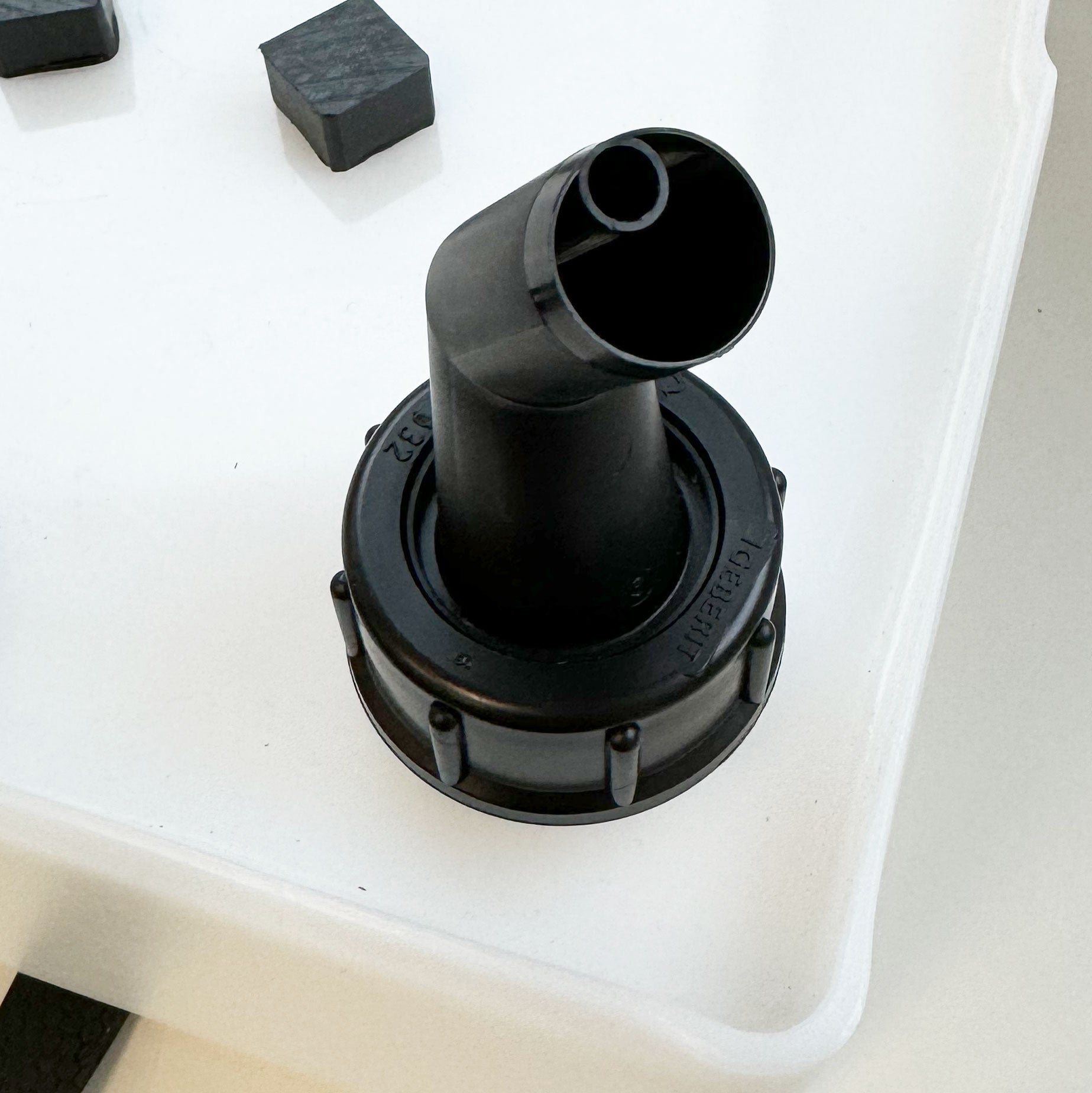 Perfect Van Ausgießer für Urintank