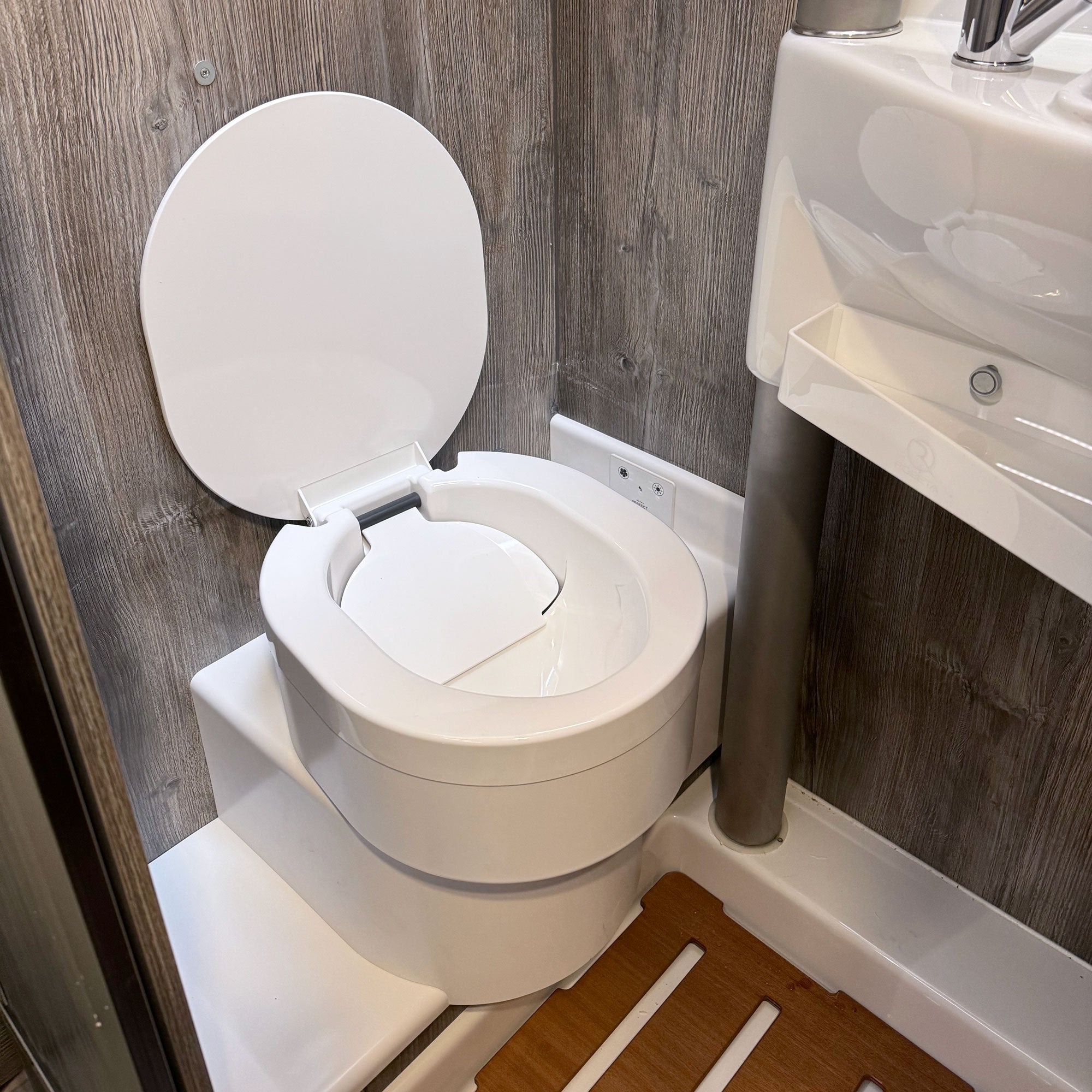 Perfect Van Trenntoilette Trockentrenntoilette Banktoilette weiß