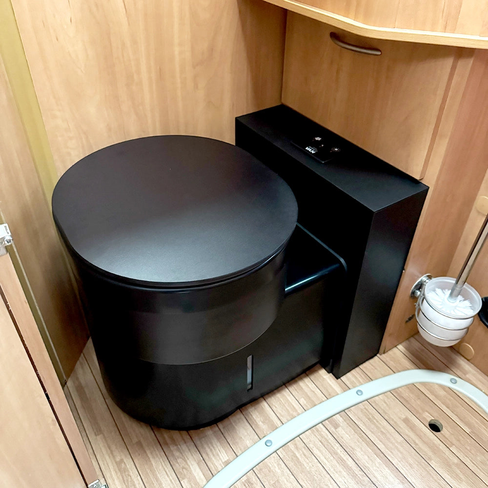 Perfect Van One Trenntoilette Trockentrenntoilette schwarz im Pössl mit Raumbad