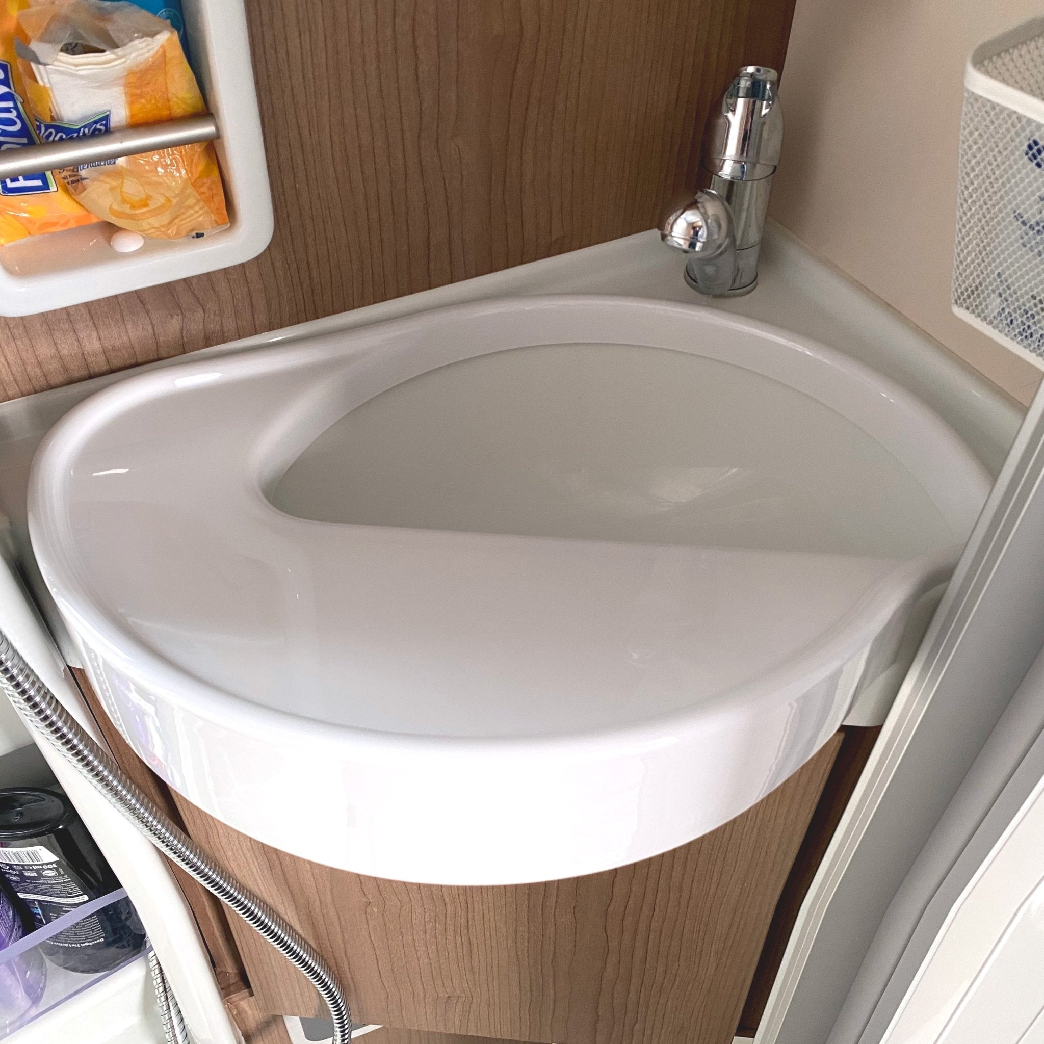 Perfect Van Waschbeckenerweiterung für Malibu Vans 2