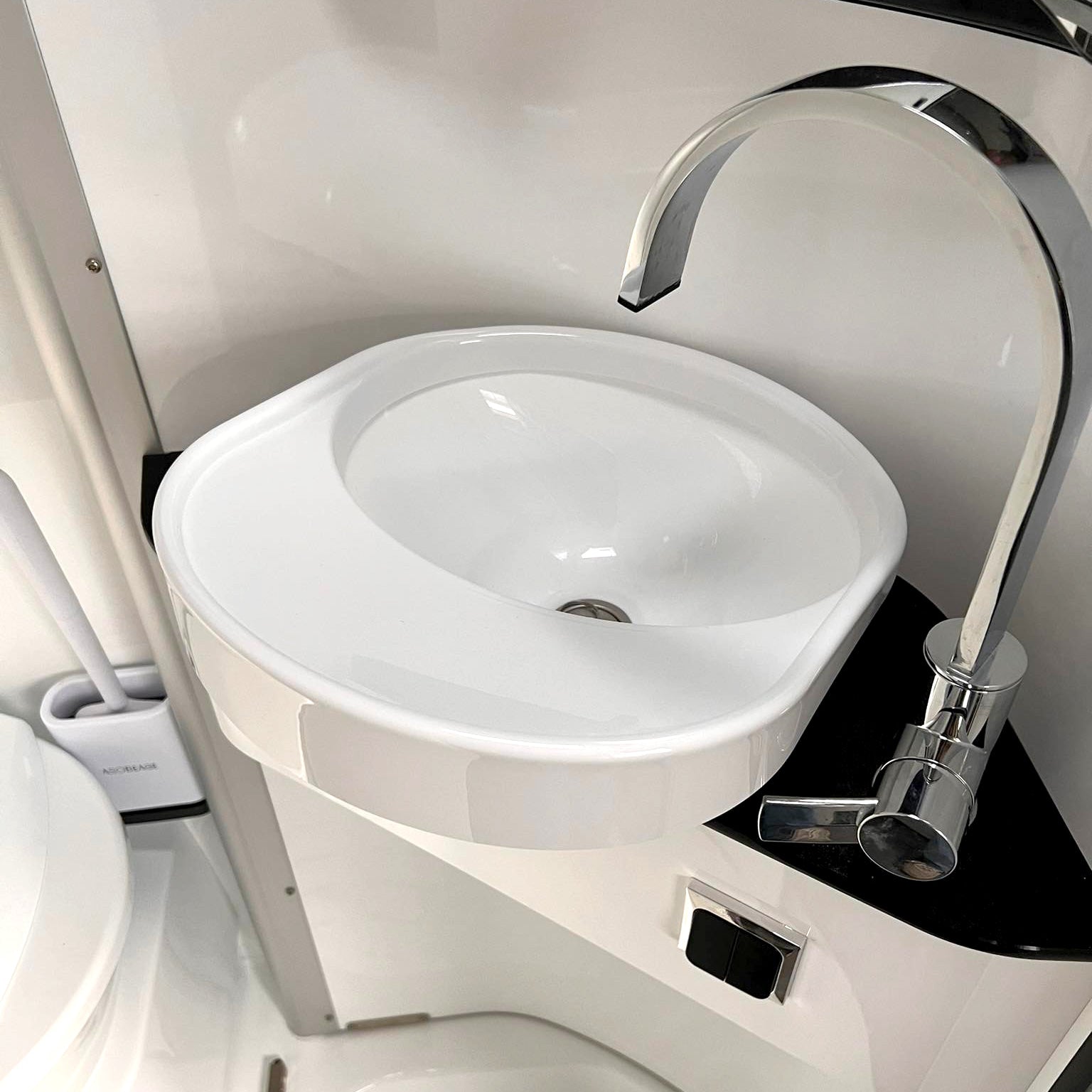 Perfect Van Waschbeckenerweiterung für Pössl