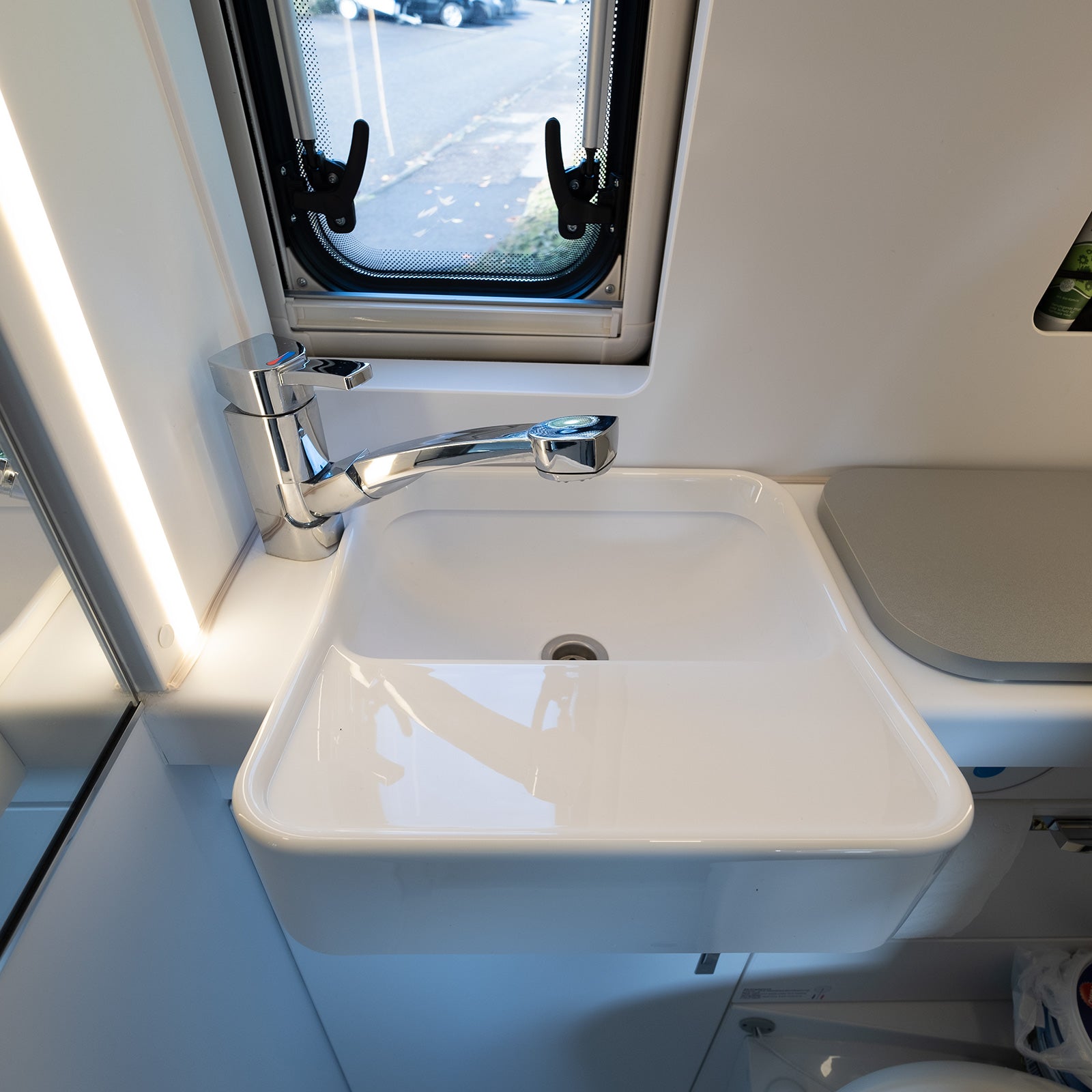 Perfect Van Waschbeckenerweiterung für Weinsberg