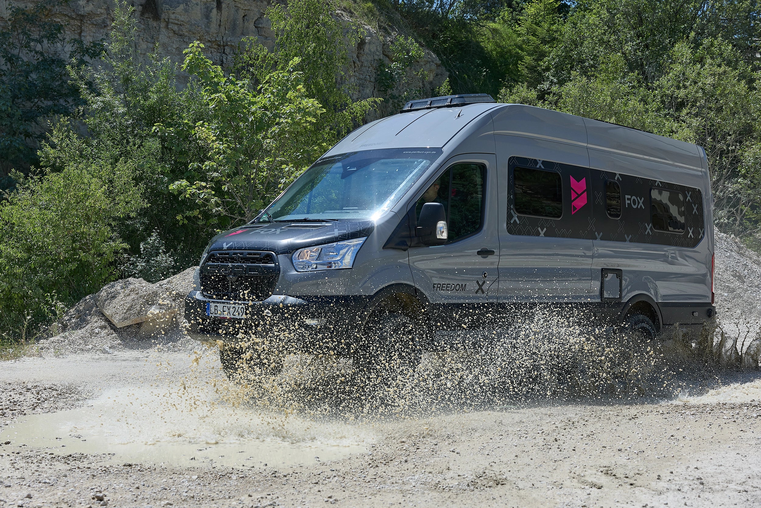 Perfect Van FOX Vanausbau Ford Transit Allrad Wohnmobil Kastenwagen 