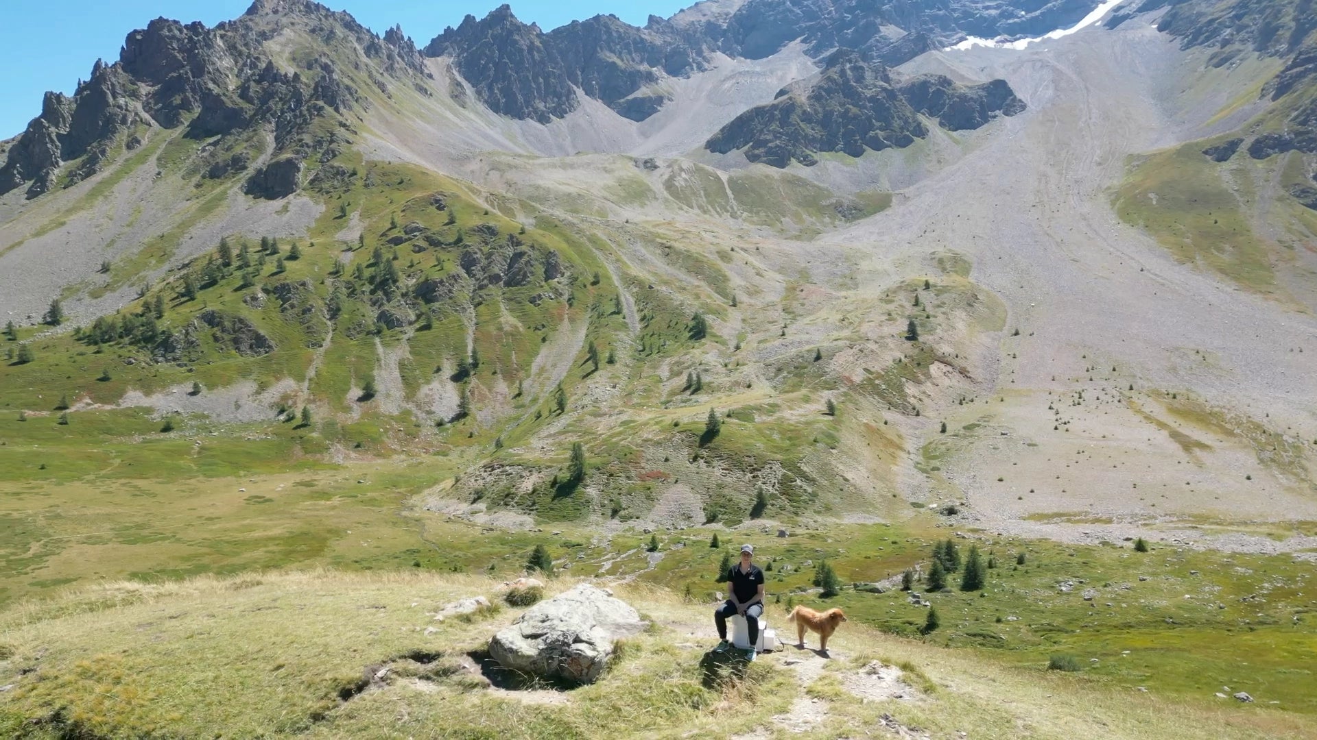 Perfect Van Toilette am Berg mit Panorama