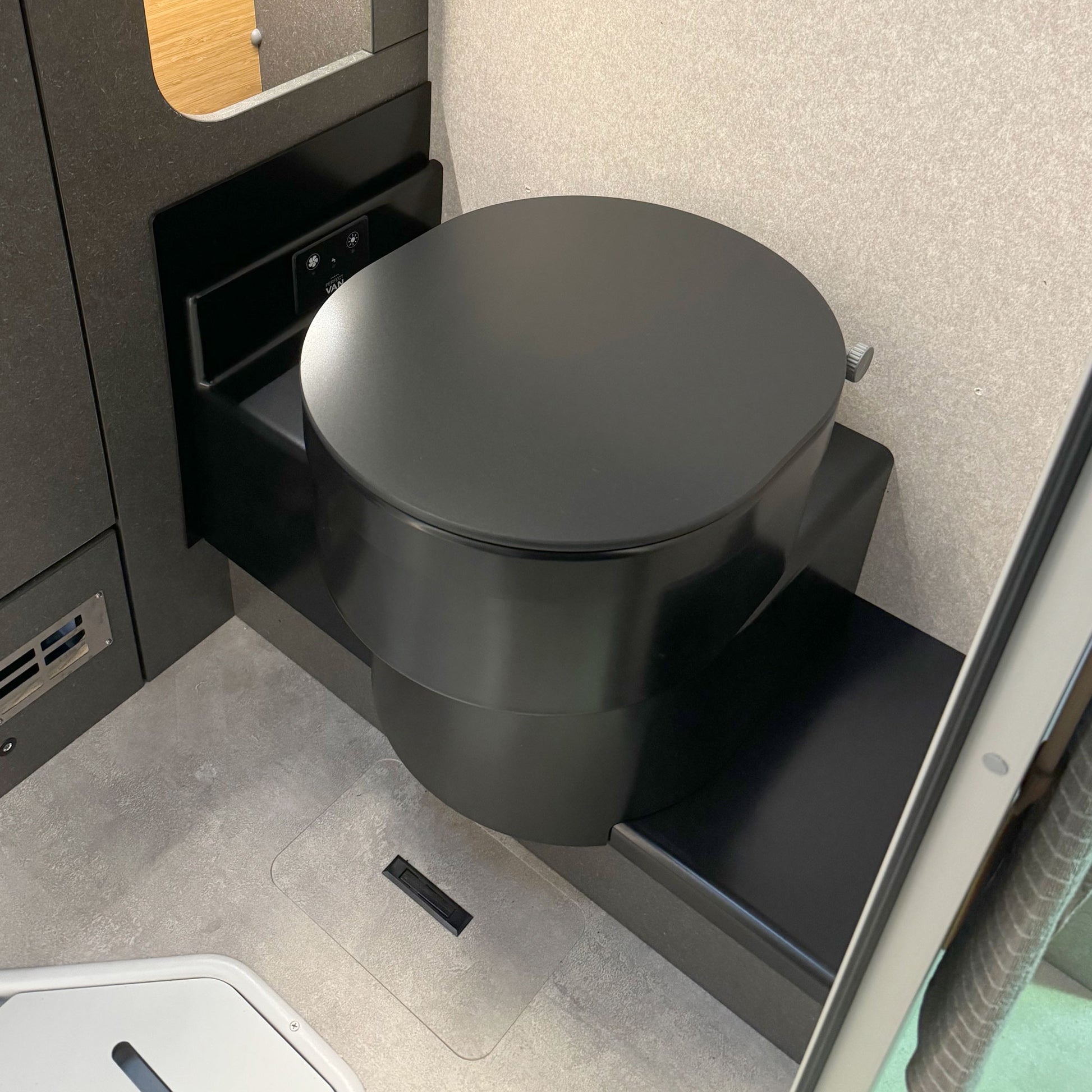 Perfect Van Trenntoilette Trockentrenntoilette Banktoilette schwarz