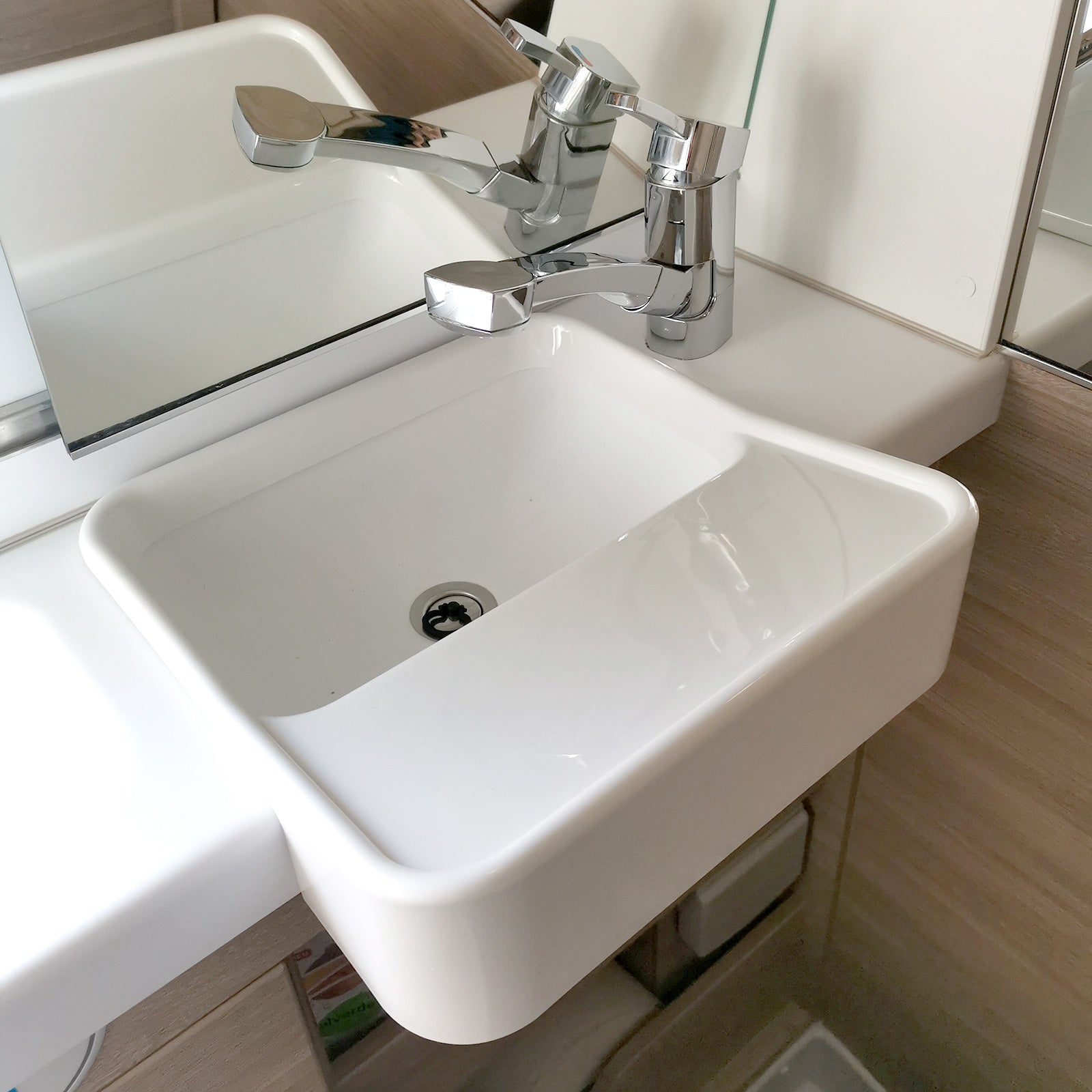 Perfect Van Waschbeckenerweiterung für Knaus