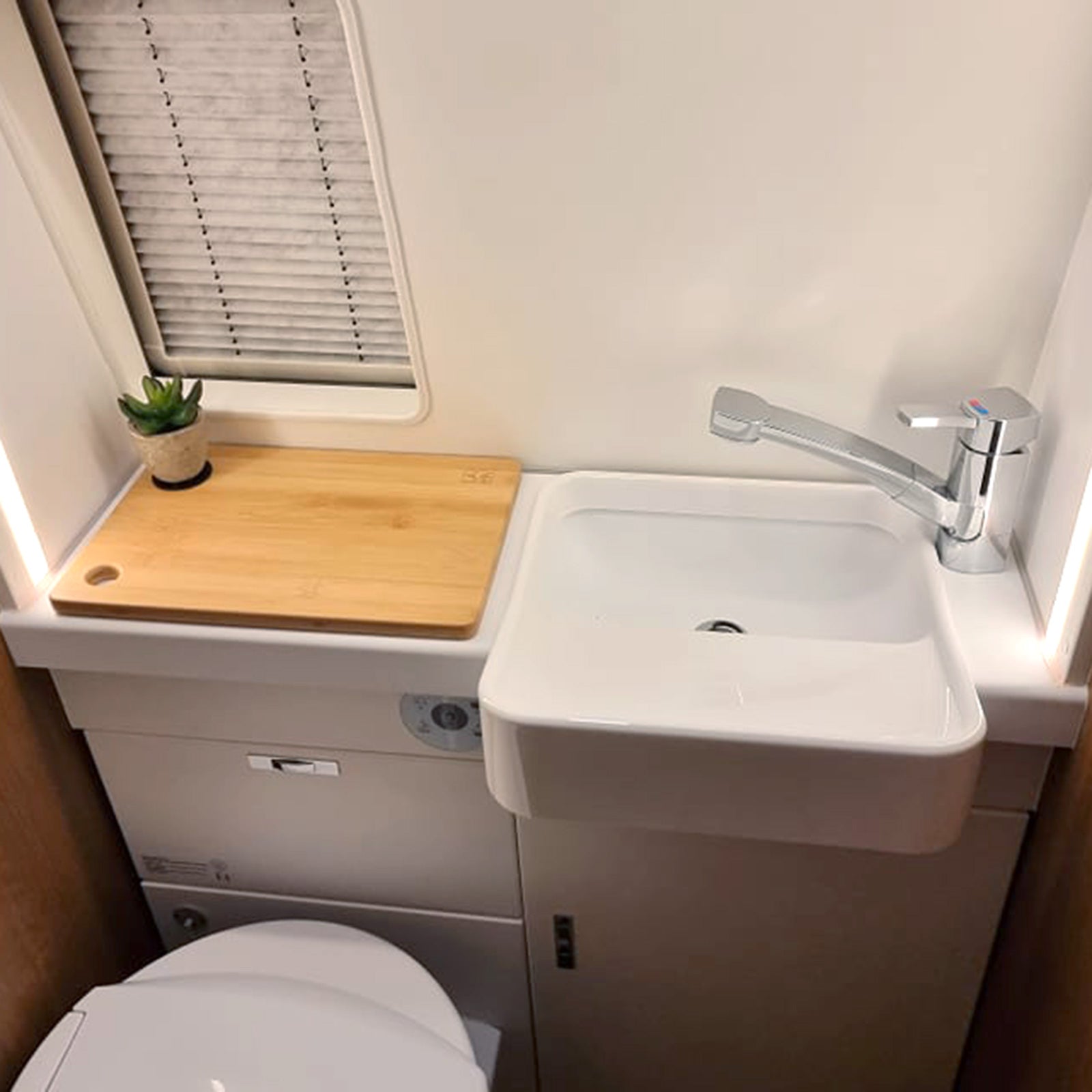 Perfect Van Waschbeckenerweiterung für Knaus