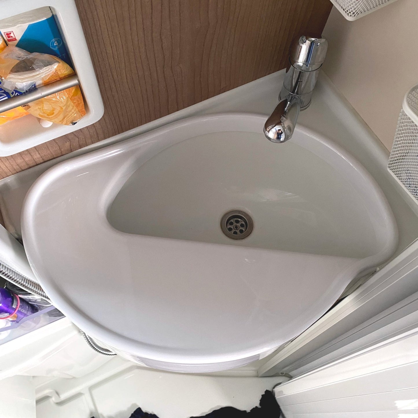 Perfect Van Waschbeckenerweiterung für Malibu Vans 2
