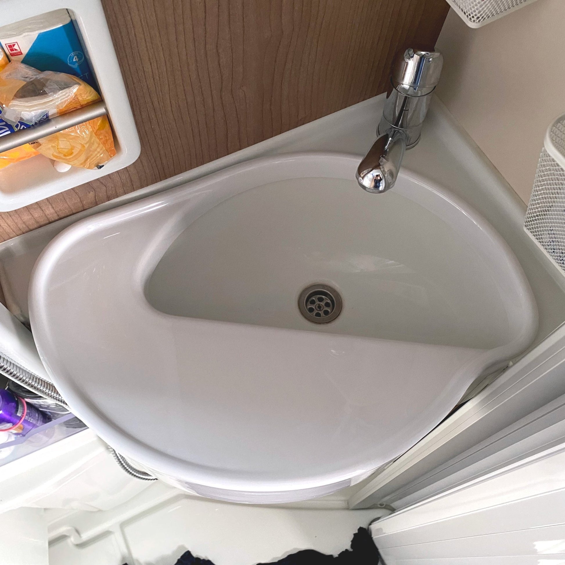 Perfect Van Waschbeckenerweiterung für Malibu Vans 2