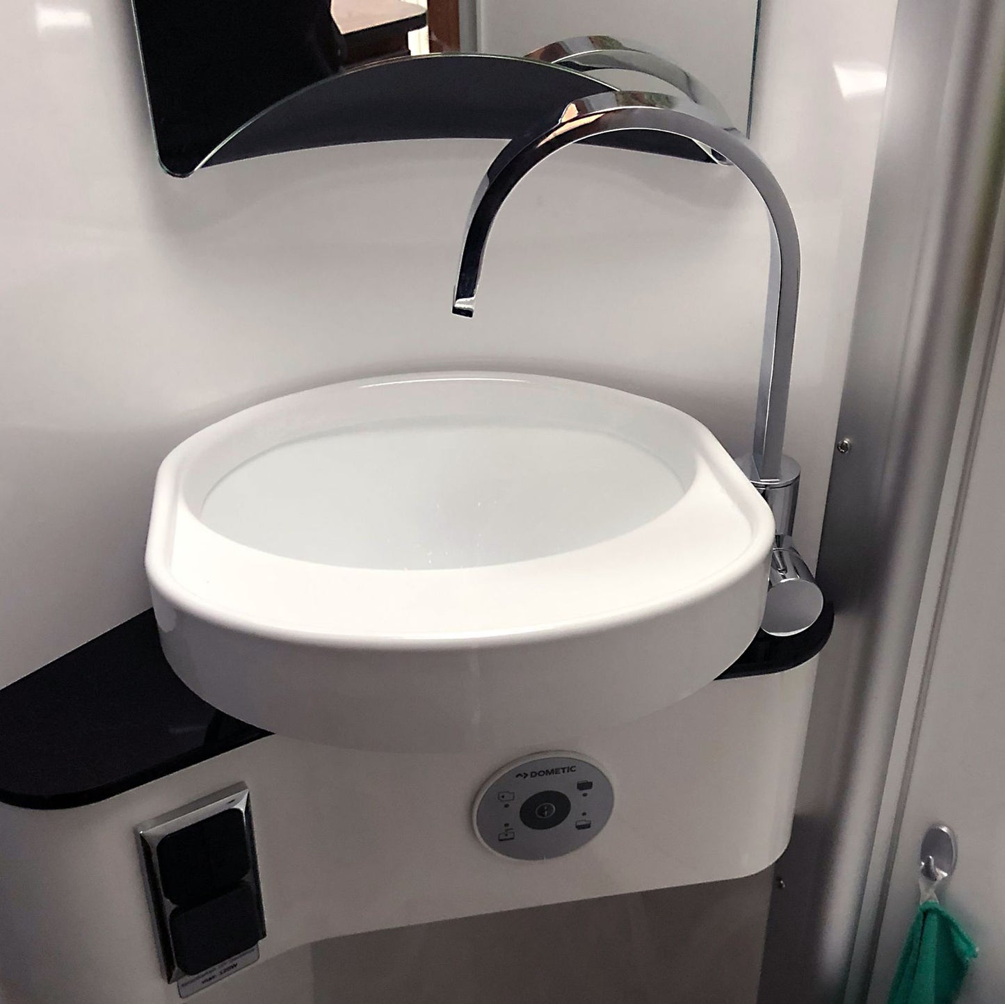 Perfect Van Waschbeckenerweiterung für Pössl