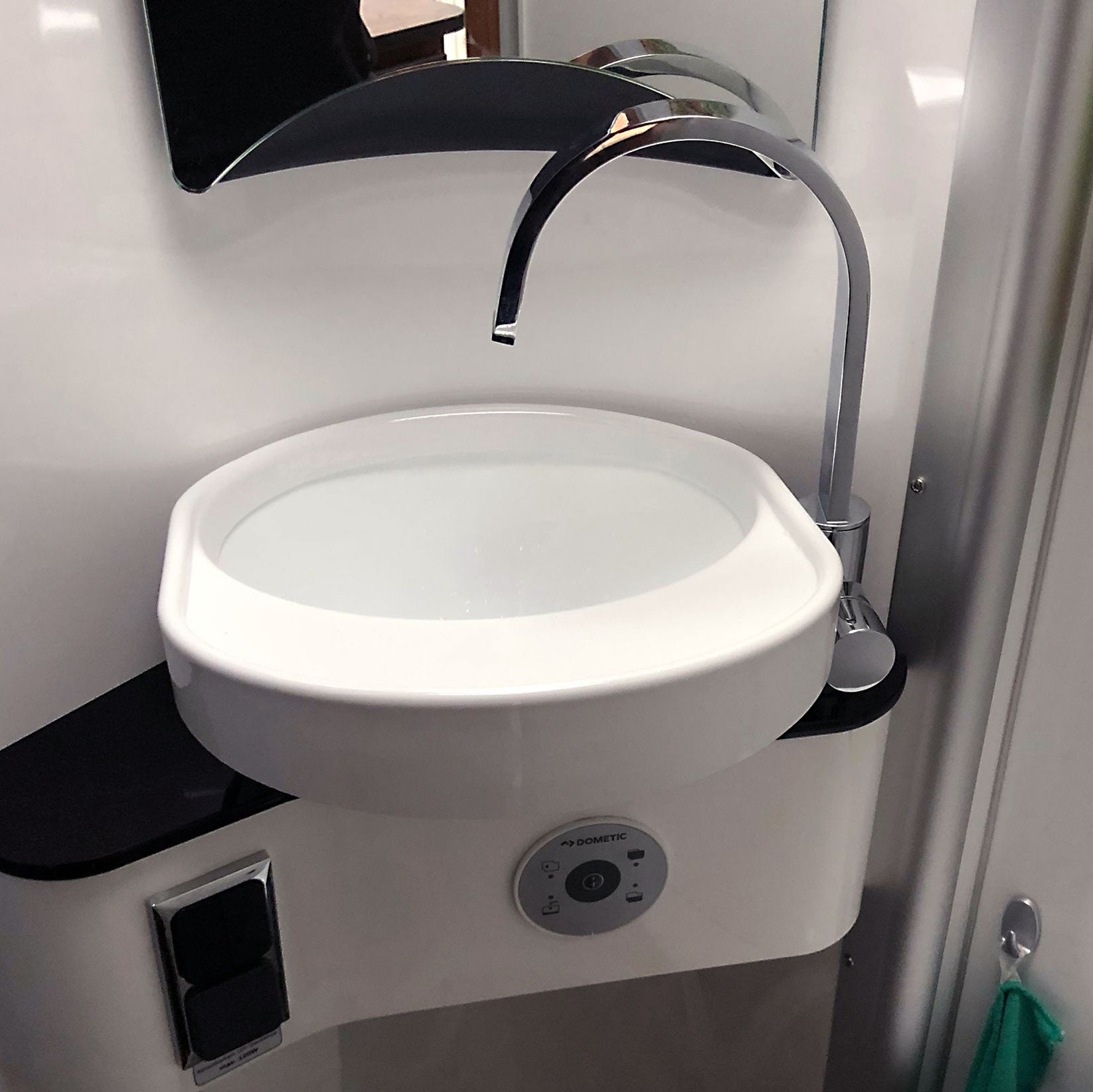 Perfect Van Waschbeckenerweiterung für Pössl