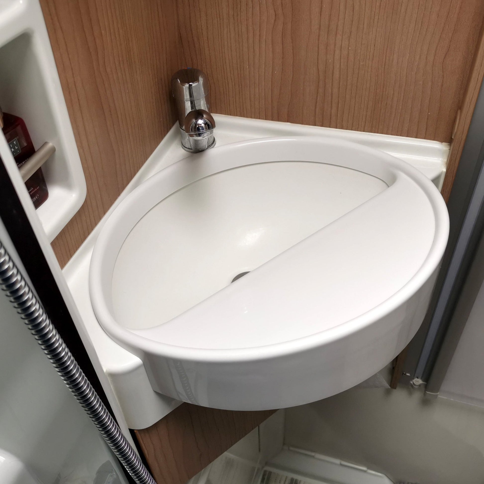 Perfect Van Waschbeckenerweiterung für Malibu Vans