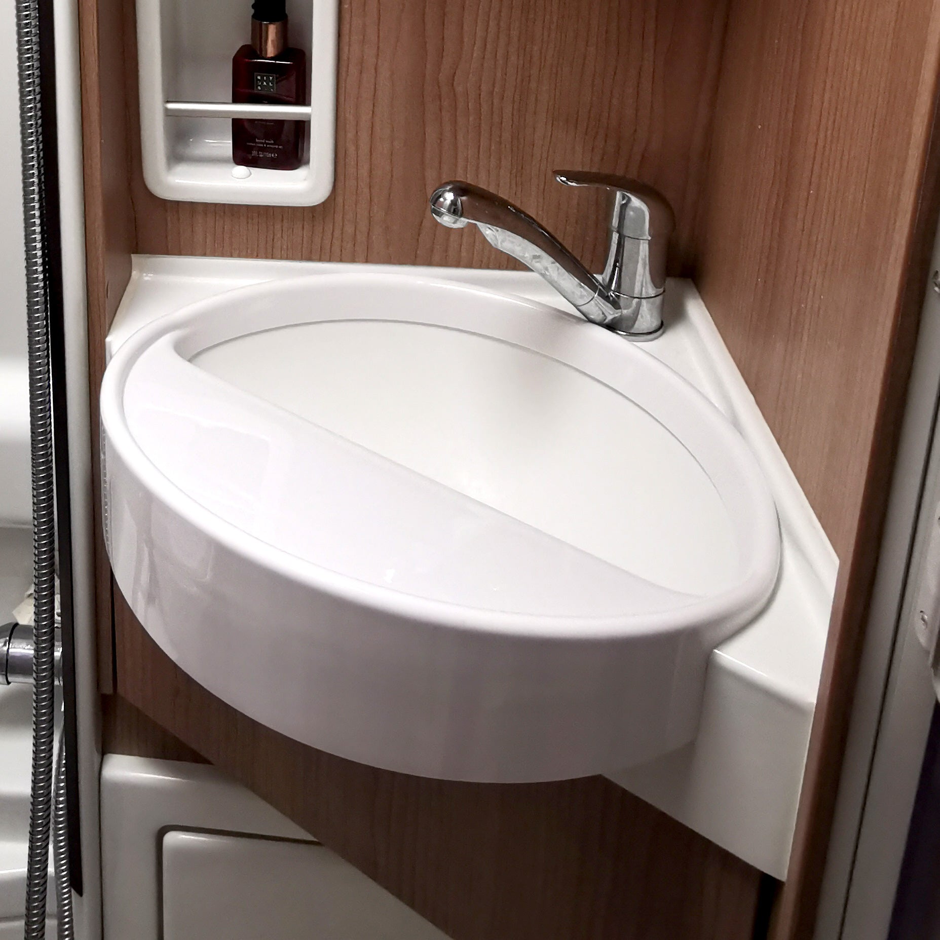 Perfect Van Waschbeckenerweiterung für Malibu Vans